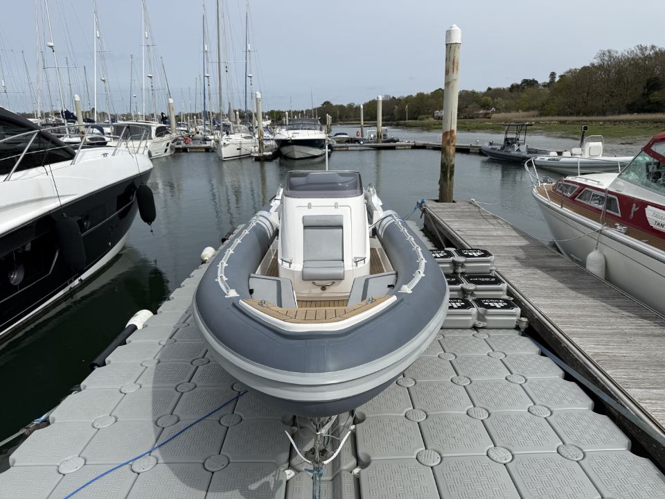 Cobra Nautique 9.7m Inboard, 9.7-199 9