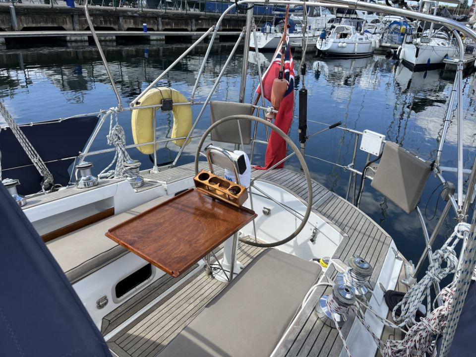 sweden-yachts-370-bloom-4